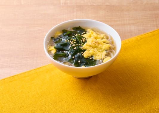 三陸産わかめ使用　わかめかきたまスープ