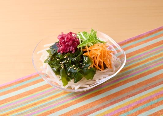 海藻と大根のサラダ(三陸産わかめ)