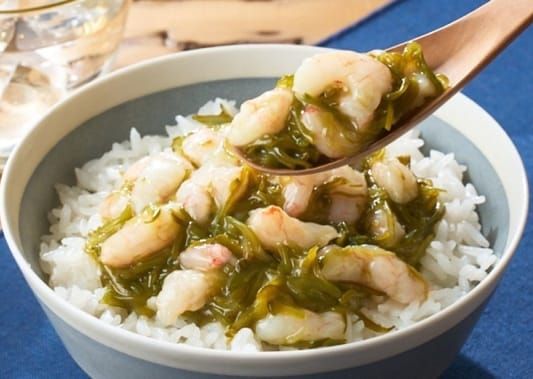 三陸産めかぶと甘エビのねばとろ丼